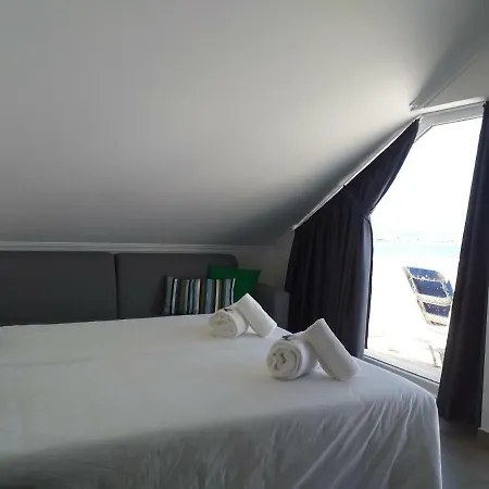 4 Surf Ii Couette-café 4*